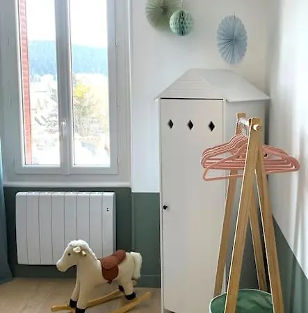 Apartament Le Simone: De Charme Coeur De Village, 2 *